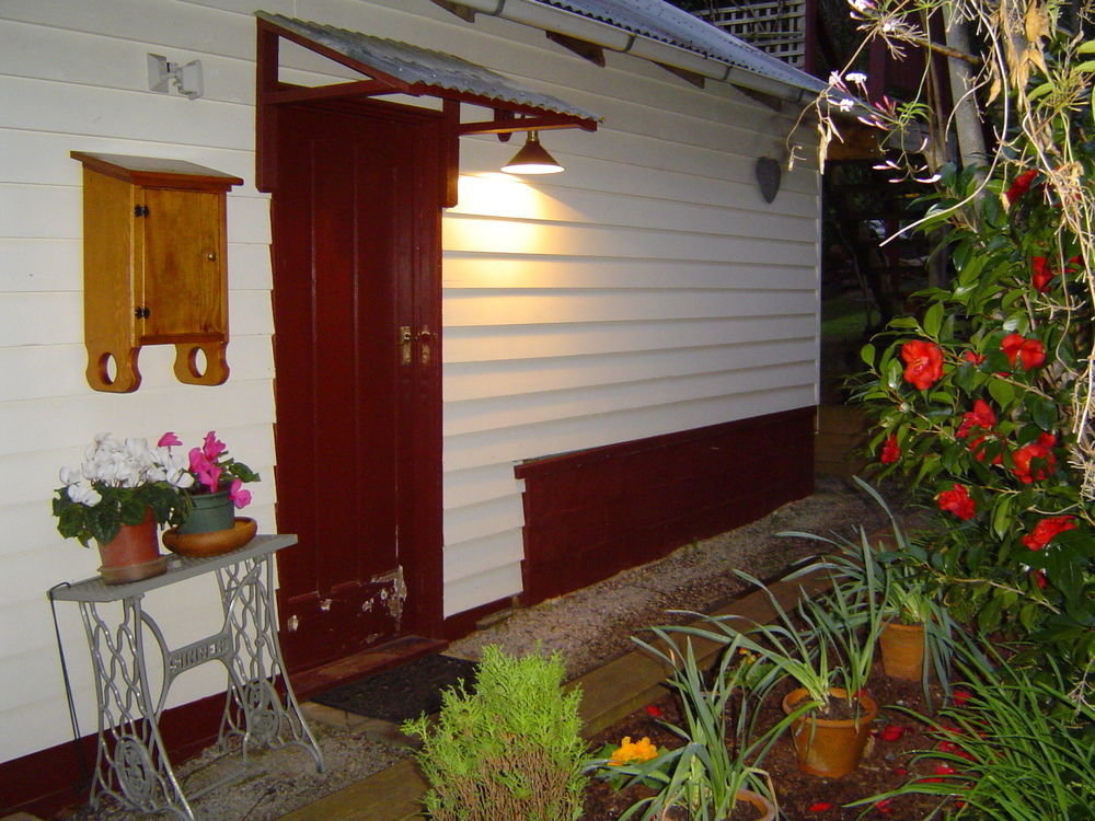 Stone'S Throw Cottage Bed And Breakfast Stadtteil Stadtteil Belgrave Exterior foto