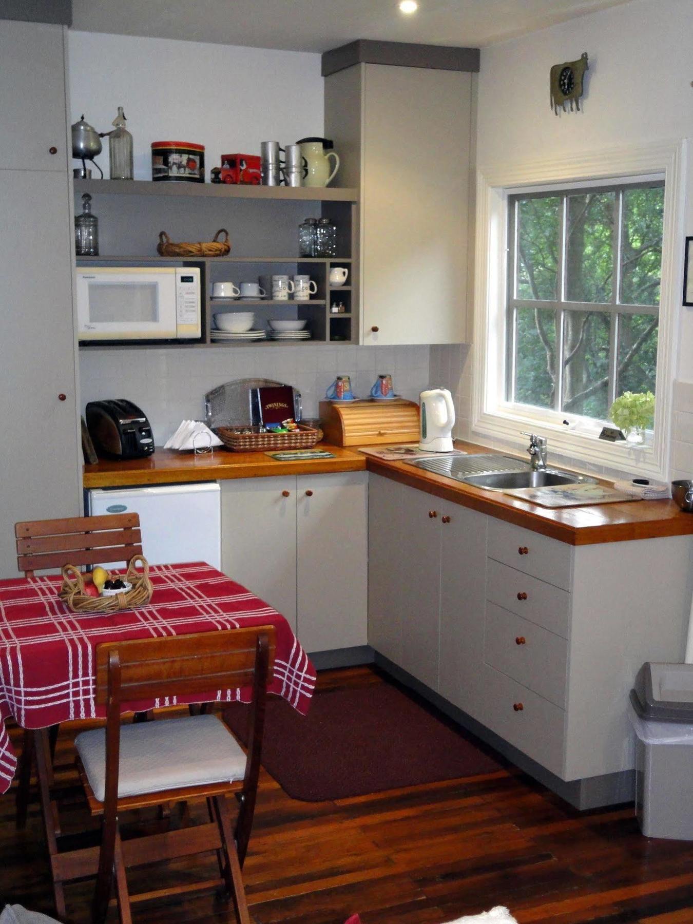 Stone'S Throw Cottage Bed And Breakfast Stadtteil Stadtteil Belgrave Exterior foto